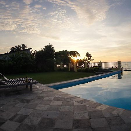 Seaview Beach Resort Jepara Esterno foto