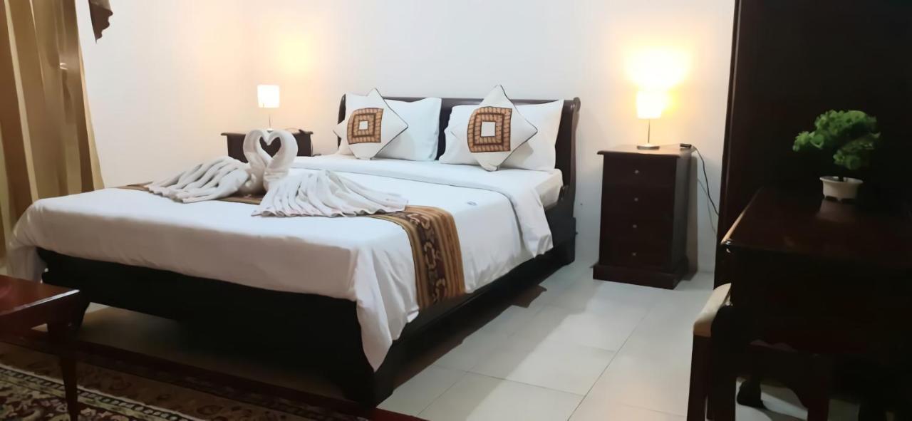 Seaview Beach Resort Jepara Esterno foto