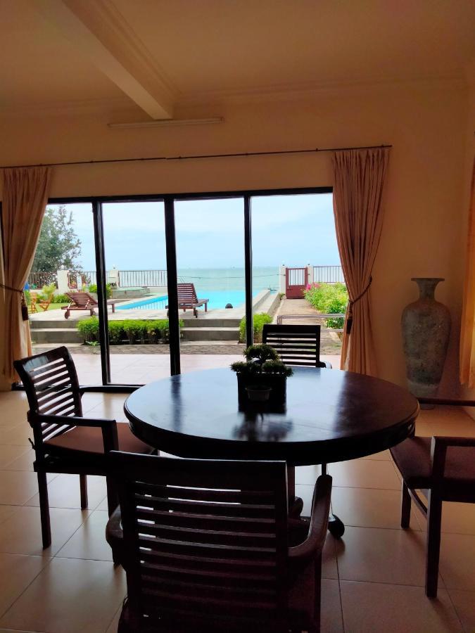 Seaview Beach Resort Jepara Esterno foto