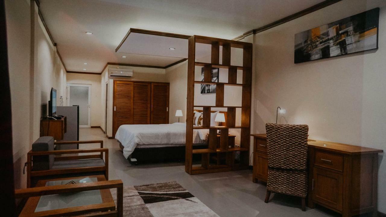 Seaview Beach Resort Jepara Esterno foto