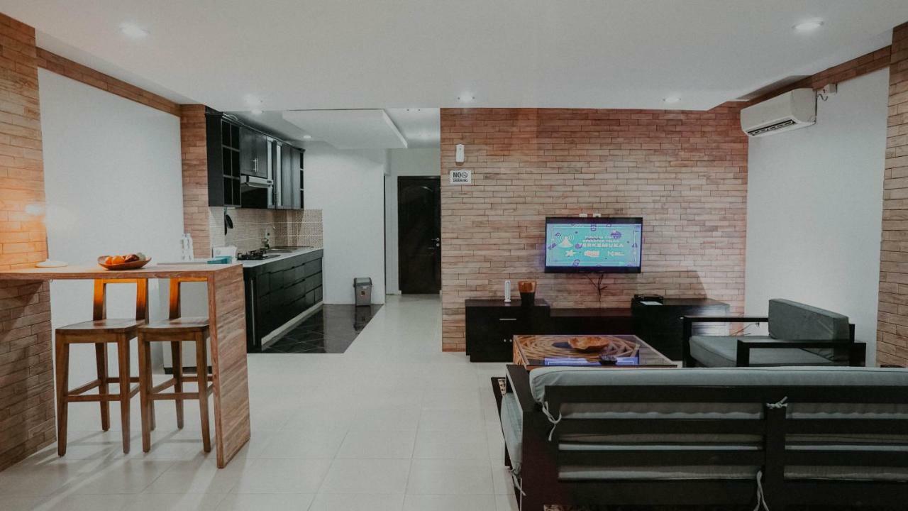 Seaview Beach Resort Jepara Esterno foto
