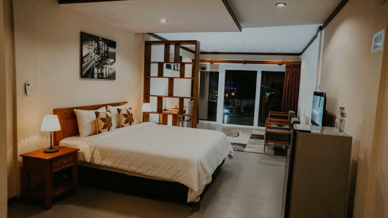 Seaview Beach Resort Jepara Esterno foto